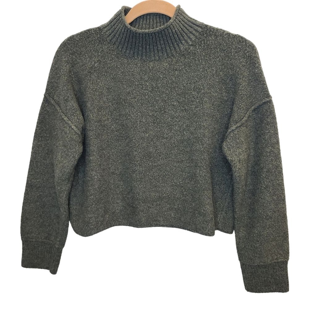 Universal Thread Women's Green Mock Neck Long Sleeve Cropped Sweater S